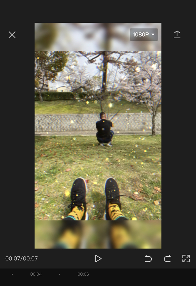 このように動画の両端をぼかし？のような形で動画にする方法はあります 