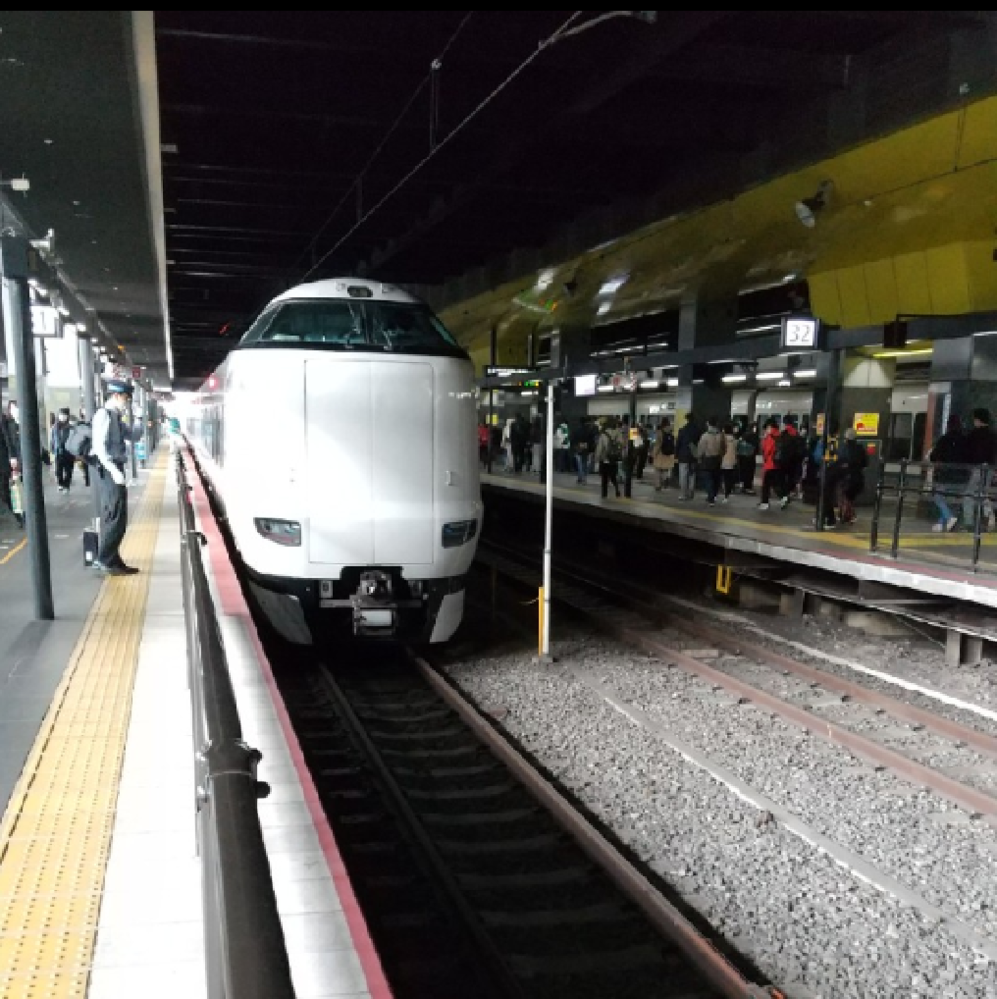 この画像の車両何ですか 京都駅での きのさき はしだて まいづる Yahoo 知恵袋