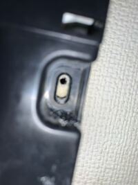 トイレの換気扇の掃除をして最後にネジを止めようと思ったら右側のネ Yahoo 知恵袋