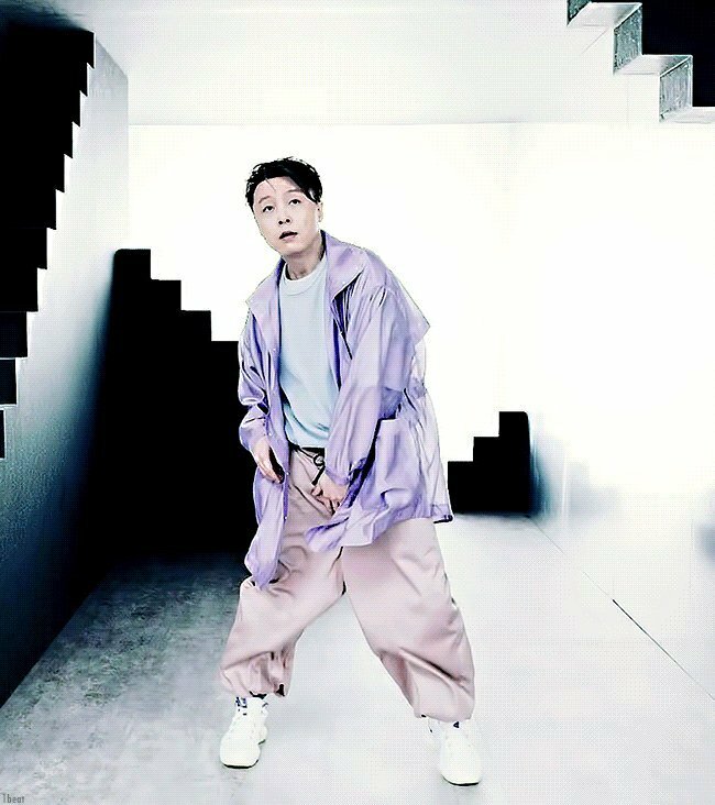 KinKiの新曲アンペアで堂本剛さんが着用されている紫のトップスはどこ