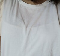 女性はキャミが透けると分かっていてなぜ 白いブラウスやt シャツを着るので Yahoo 知恵袋