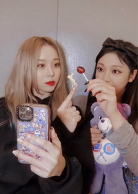 可愛い韓国っぽい画像とかをラインのアイコンにしてる人ってどこで画像を手に Yahoo 知恵袋