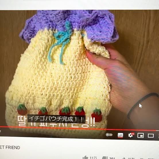 編み物について Twiceのミナちゃんが作ってた巾着バックの Yahoo 知恵袋