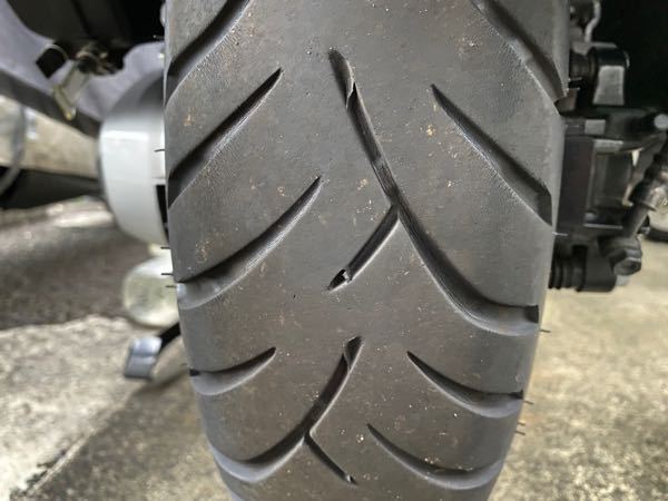 Pcx160 Kf47 のタイヤ交換どきでしょうか 新車購入で走 Yahoo 知恵袋