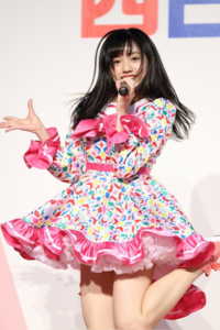 3人組のアイドルする予定なんてすが グループ名決まってません な Yahoo 知恵袋