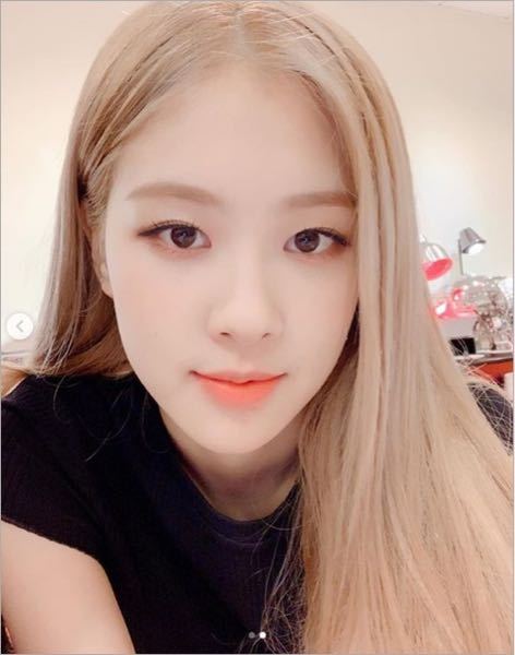 この写真のロゼちゃんのような髪色になりたいのですが これは何色になるのでし Yahoo 知恵袋