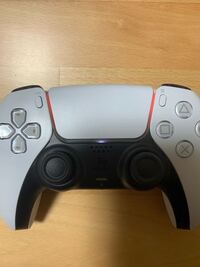 プレステ5コントローラー】 - オレンジ色に点灯してるのは普通