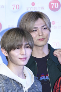 どちらがイケメンですか 右は普通 左は女装させても可愛い女 Yahoo 知恵袋