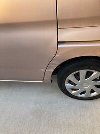 友人が自宅のブロック塀にクルマを擦ってしまってガリ傷ができてしまいました Yahoo 知恵袋