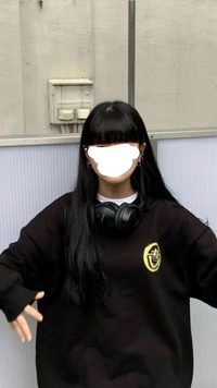 前髪ぱっつんの黒髪ロングストレートが似合う人は 代前半です 前髪パ Yahoo 知恵袋