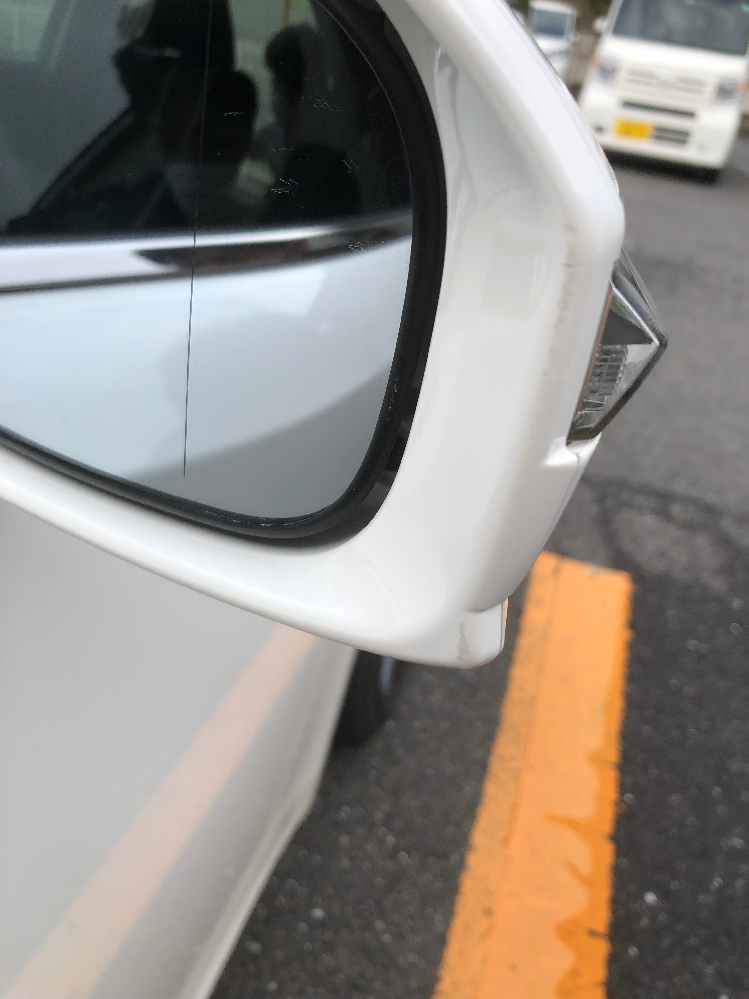 車の走行中にタイヤが小石を弾き 後を走行中の車のフロントガラスに当たり傷が Yahoo 知恵袋