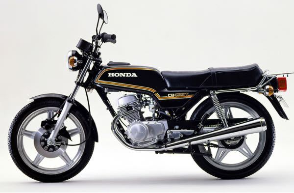 Cb125tにホークIIIのようなテールカウルをつけている方を見るのです