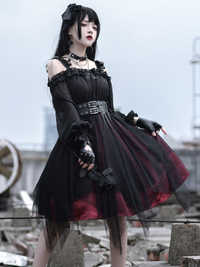 至急お願いしたいのですが ハロウィンの仮装で悪魔っぽい服を着たい Yahoo 知恵袋
