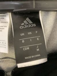 至急アディダスのジャージでサイズのみかたが分かりません タグのukが38 Yahoo 知恵袋