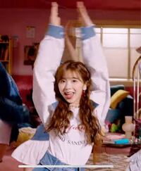 Niziuのミイヒちゃんが東京合宿で着ていた服が気になります 知 Yahoo 知恵袋