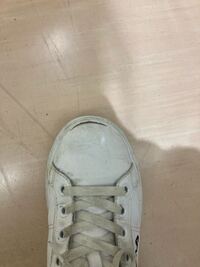 スニーカーで ソールがはがれてくる原因は何ですか 市販のボンドでく Yahoo 知恵袋