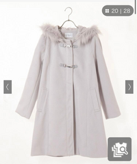 画像のようなコートってださいですか 個人的には袖とかにもファーがないと可愛 Yahoo 知恵袋