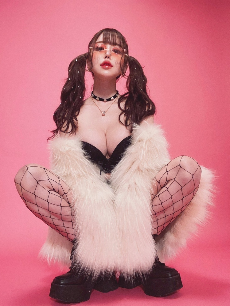 この人誰ですか！教えてください！困ってます！！