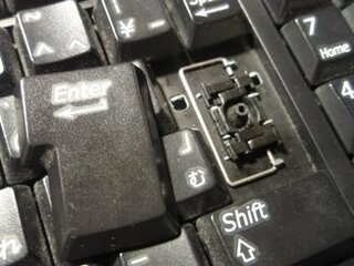 最近キーボードのキーを取り外して掃除をしたのですが 他のキーは無 Yahoo 知恵袋
