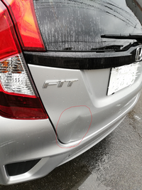 ホンダ フィットgk3のバックバンパーがへこみましたが 板金修理 Yahoo 知恵袋