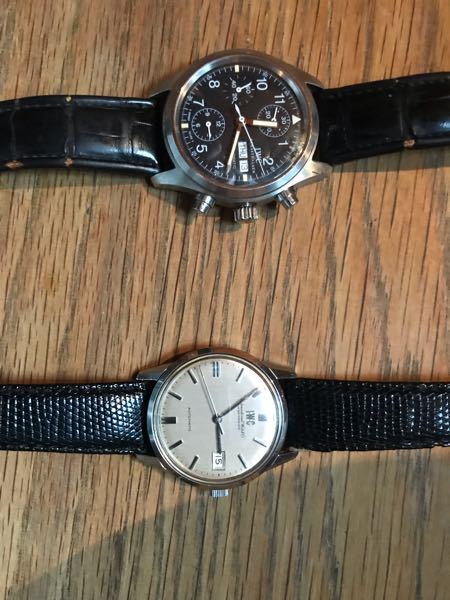 この二つの腕時計売ったらどれくらいの値段で売れますか。