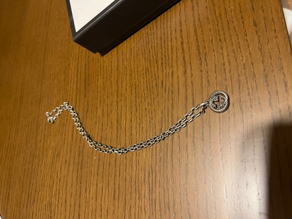 GUCCIのネックレス・リングについて質問です。重曹やシルバー GUCCIのネックレス・リングについて質問です。重曹やシルバー