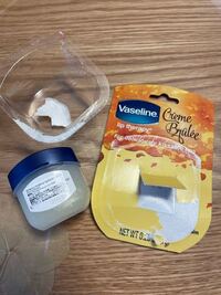 ドン キホーテでヴァセリンを買いました パッケージの後ろに開けた形跡 Yahoo 知恵袋