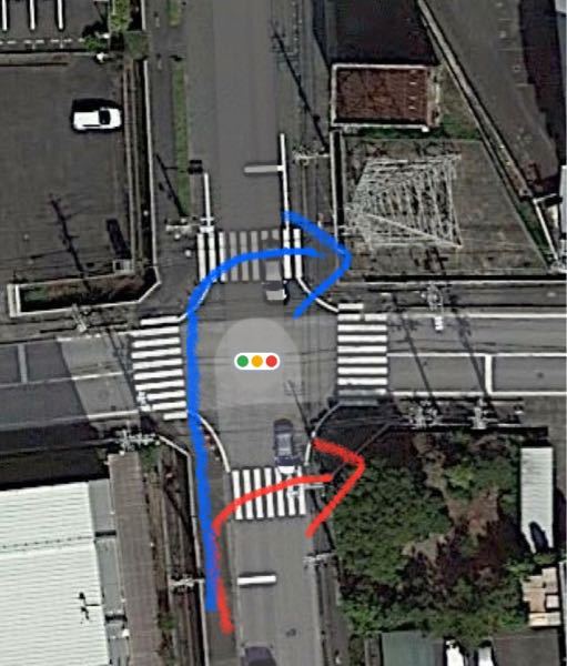 自転車の交差点の横断方法について教えて下さい。交差点で手前と奥に横断歩道がある場合、自転車はどちらの横断歩道を使ってもOKなのですか？ 写真の左手前から自転車が走行する場合、青矢印のとおりに行か...