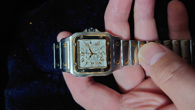 この時計を頂いたのですが、いつの年代の、どの位の定価の物なのでしょうか？また、メンズなのかレディースなのかも分かるでしょうか？ 裏面には「AUTOMATIC 2319」と刻印があります。 よろしくお願いいたします。