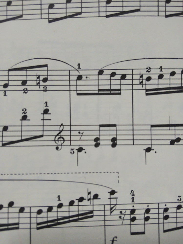 西野カナの曲で明るい恋愛ソングでオススメとかありますか Yahoo 知恵袋