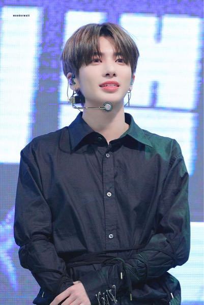 BTS テヒョン うちわ・プレミアムフォト・フラッグ・缶バッジセット