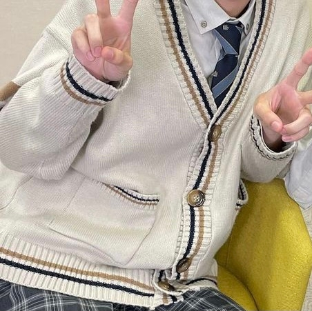 ドラマ、美しい彼で平良一成役の萩原利久さんが制服姿の時に着ている