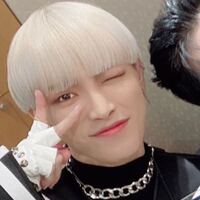 K Popアイドルの男性でヘアスタイルを真似したいなと思ったのです Yahoo 知恵袋