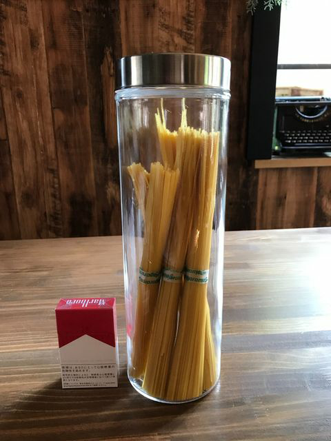 ダイソーで300円ほどでこちらのガラスタイプのパスタケースが売っているらし Yahoo 知恵袋
