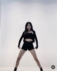 この方の骨格何か分かる方いますか 上半身が華奢で細いわりに 脚は少 Yahoo 知恵袋