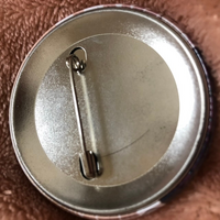 プレクサス 新品未使用 缶に少しサビありのためお安く出品！ メルカリで新品未使用の缶バッチを購入したのですが、裏側にサビ