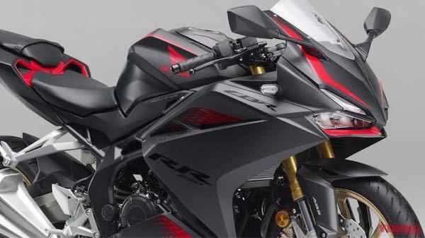 Cbr250rrの赤のシールを全部剥がすのですが シートの赤い部分 Yahoo 知恵袋