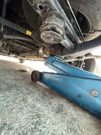 至急リアのジャッキアップポイントってデフあたりでいいんでしょうか Yahoo 知恵袋