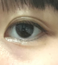 私の目は末広っぽい奥二重でしたがヘアピンで二重線の癖をつけ日中ずっと二重に Yahoo 知恵袋