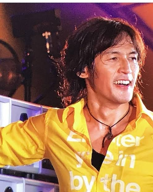 B'zの2013年のLIVE（endlesssummer）で稲葉さんが着用 - Yahoo!知恵袋