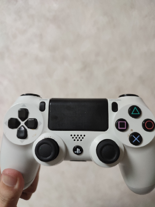 ps4コントローラーに旧型とか新型とかありますか？ - 旧型の1