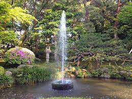 日本最古の噴水といわれる兼六園の噴水は１００年以上の歴史があるのですか？