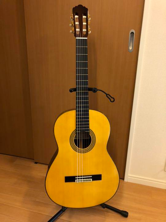 ヤマハのクラシックギターを買いました。 エレアコ仕様にしたいのですが、どんなメーカーの マイクが良いでしょうか？