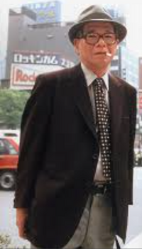 こちらの写真の左側に見える赤い車の名前は分かりますか トヨタターセル Yahoo 知恵袋