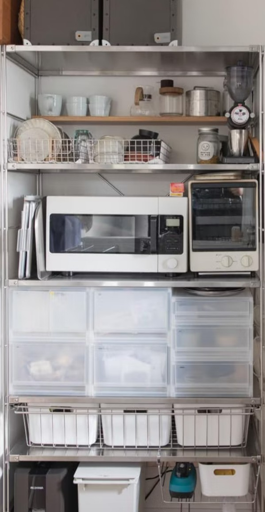 こんな感じのキッチン収納の場合、炊飯器が置けないのですが、どこに置いたらいいと思いますか？ 片付けが得意な方教えて下さい。