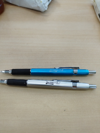 シャーペンとユニの関連性について写真は ダイソーで購入した シャーペンの0 Yahoo 知恵袋