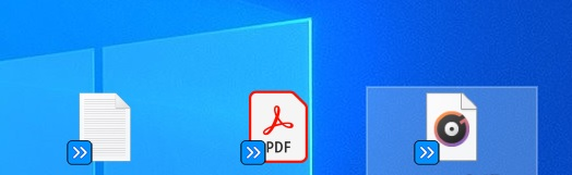 ファイルに変な矢印マークがつくようになってしまいました。 ウイルスでしょうか。 これはソフト側でなくファイルが感染しているのでしょうか。 パソコンを一度リセットするとしてこれからSDカードにコピーしたりグーグルフォトに移したりしても戻した時にまた感染してしまうのでしょうか。