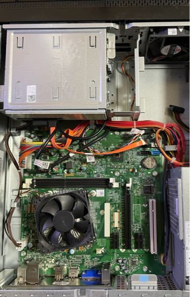 こちら，廃棄予定のデスクトップPCです。 SS Dとメモリーを取り外しました。 この状態で廃棄業者さんに渡して、セキュリティ上問題なさそうでしょうか？ よろしくお願い申し上げます。