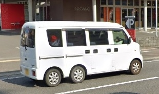 この6輪車の車種を教えてください。改造車でしょうか？ 宮崎県宮崎市のグーグルマップに掲載されていました。 市内を普通に走行しているみたいです。 よろしくお願いたします。