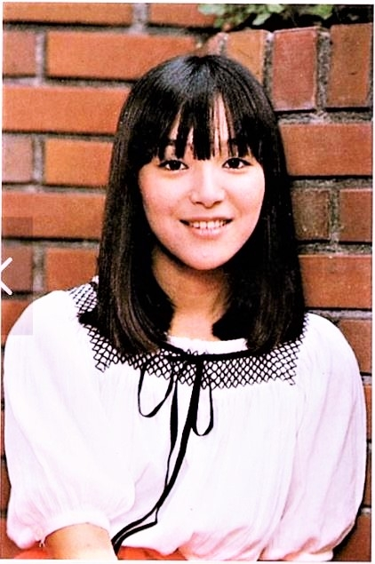 昭和の歌手で、今でも、ヒット曲が出せるのは、女性ソロ歌手では、岩崎宏美さんと松田聖子さんですか？？